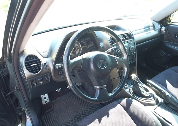 Lexus IS cena 20500 przebieg: 195000, rok produkcji 2000 z Szczecin małe 254